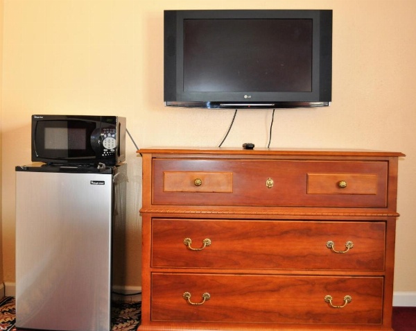 A Nights Inn image 8