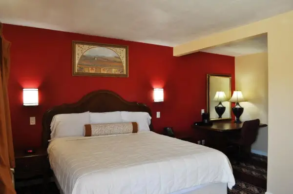 A Nights Inn 8